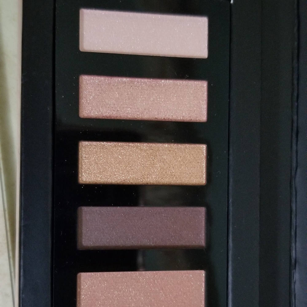 Lancome eyeshadow - Picture 2 of 4